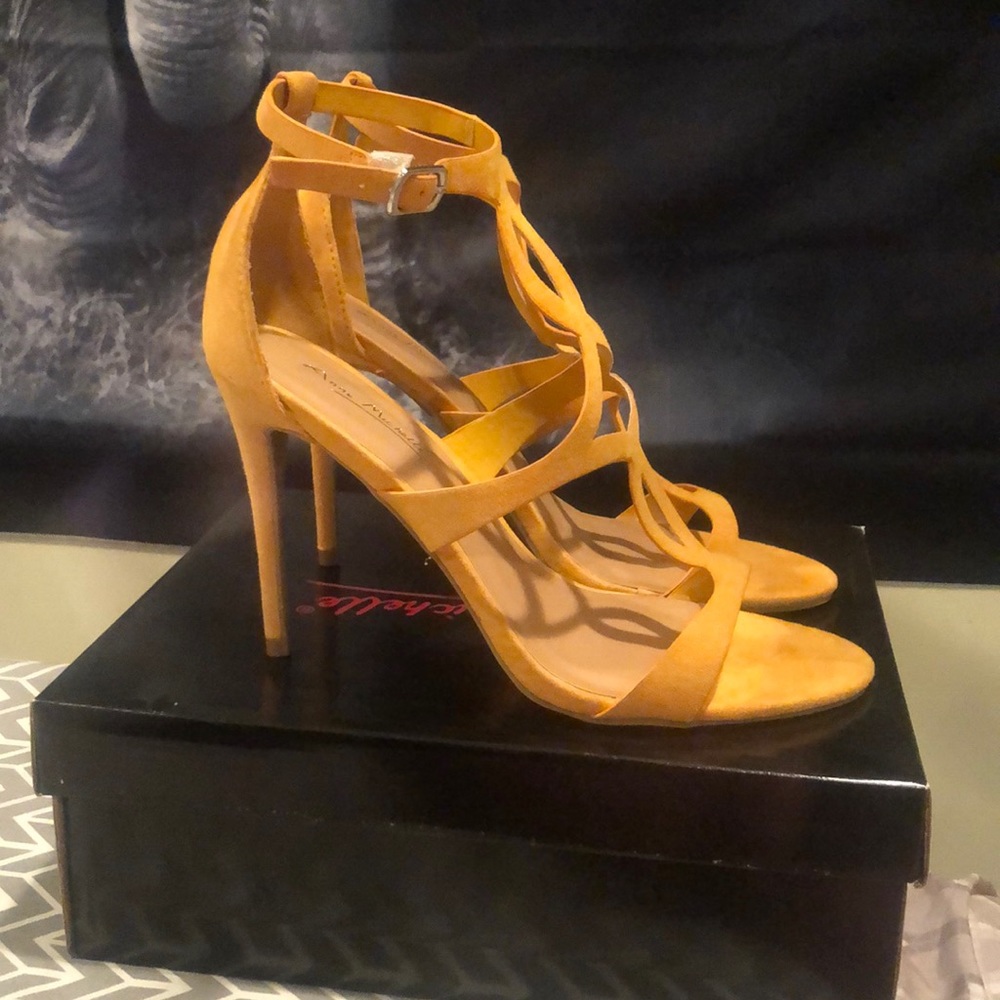 Anne Michelle Dashing-02S